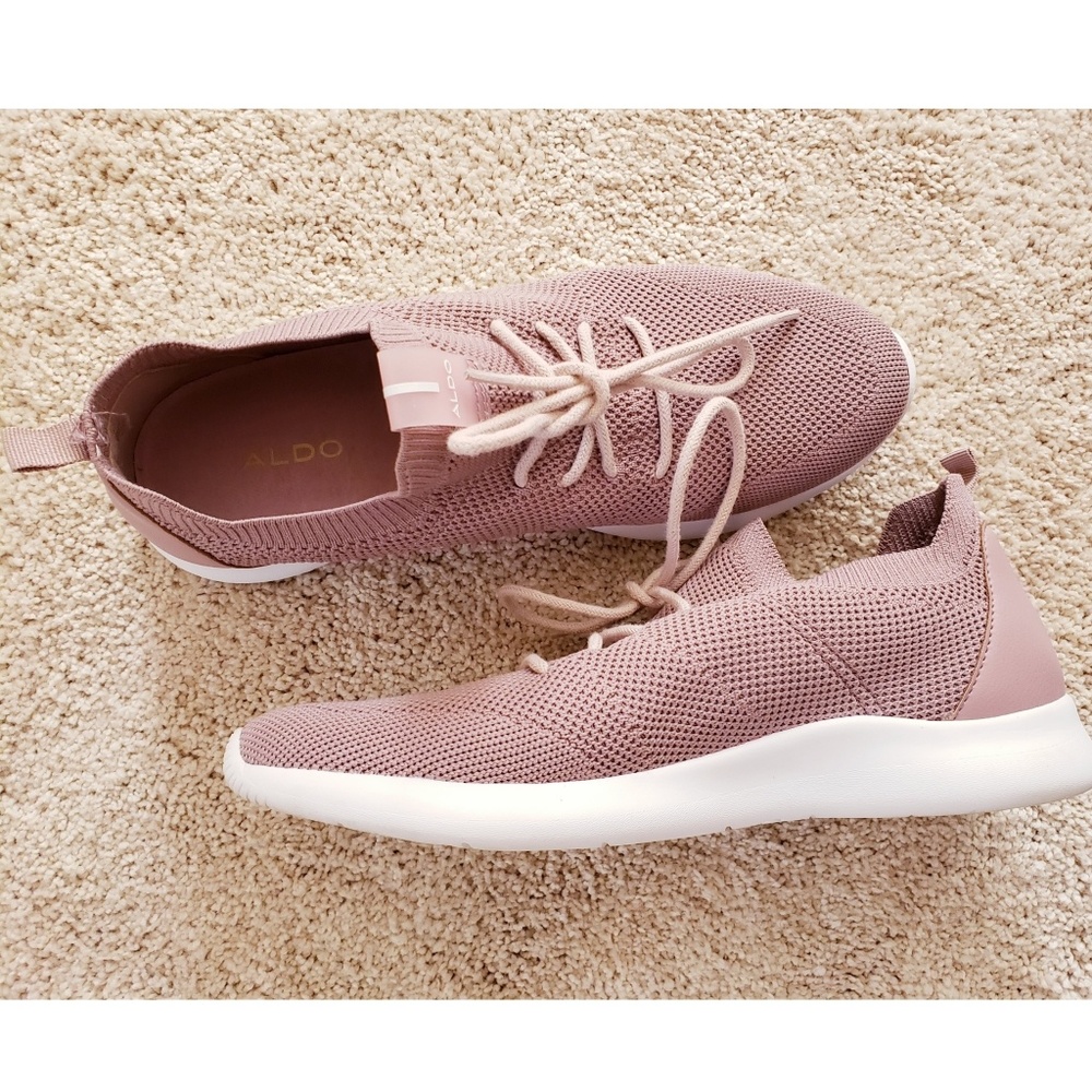 Aldo camera sneaker sz 10